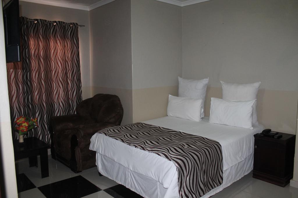 Miraton Guest Lodge Johannesburg Ngoại thất bức ảnh