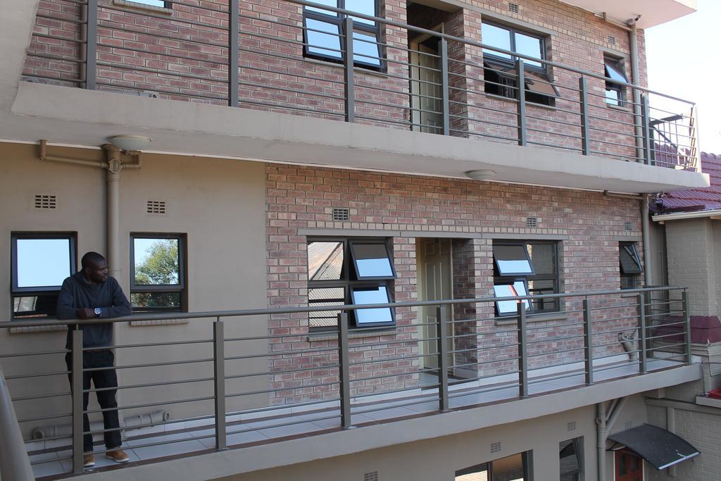 Miraton Guest Lodge Johannesburg Ngoại thất bức ảnh